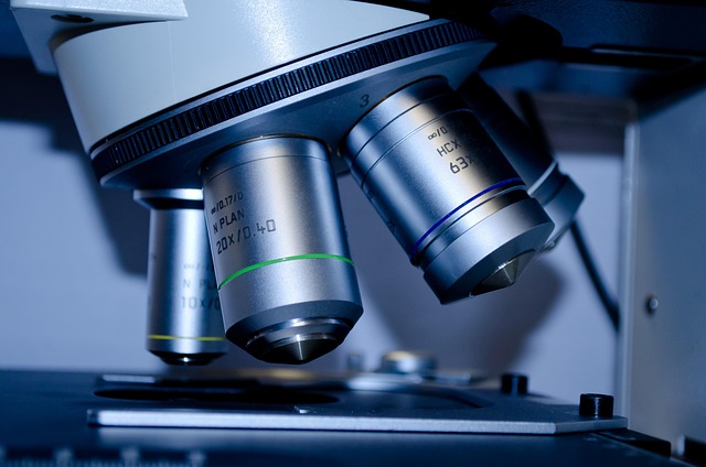 Microscopia diagnostica per capillaroscopia periungueale